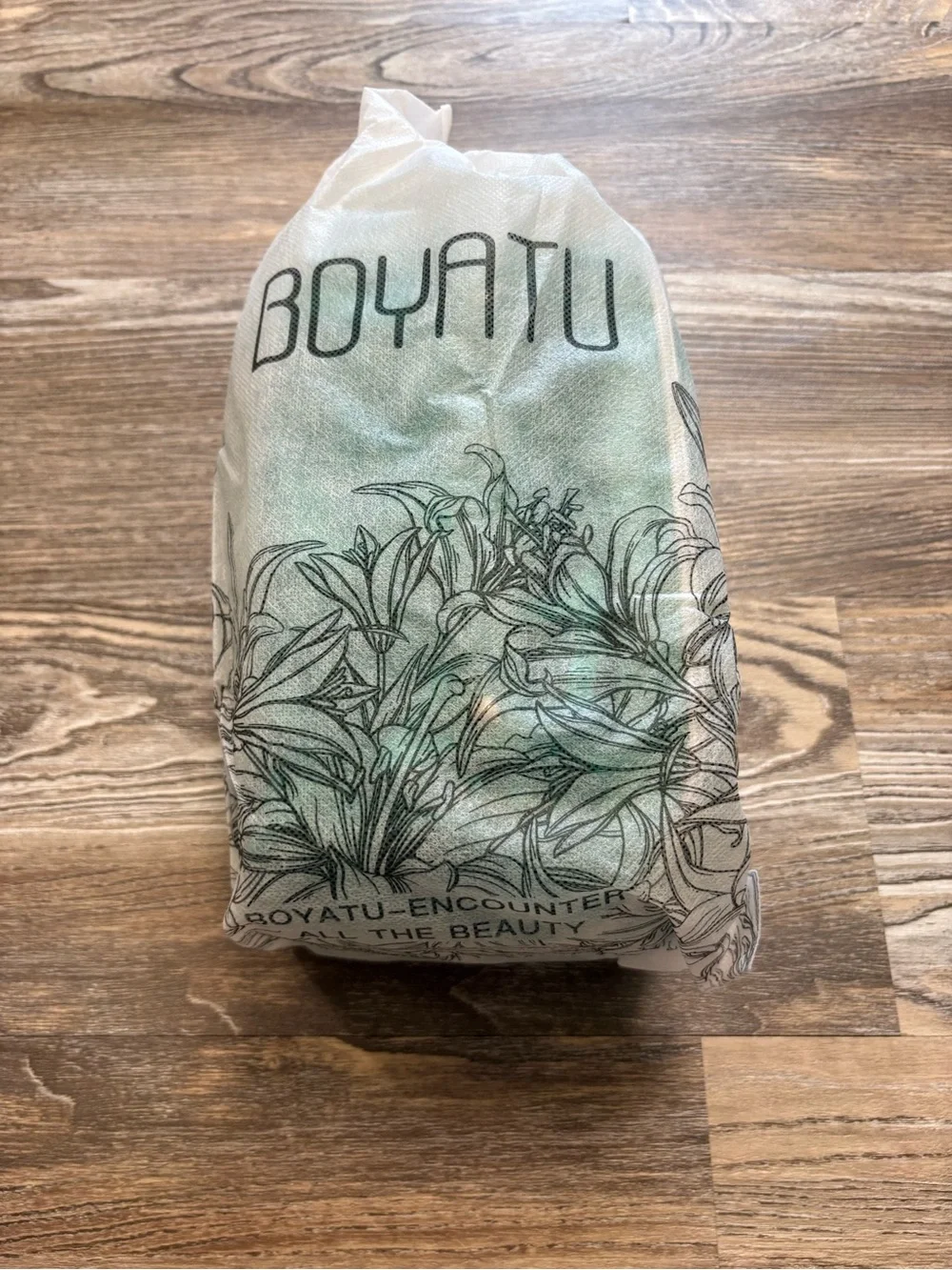 BOYATU Green Travel Makeup Bag NWT